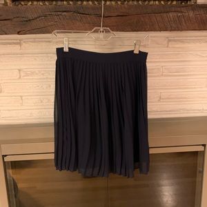 Forever 21 Navy Pleated Skirt 🦋